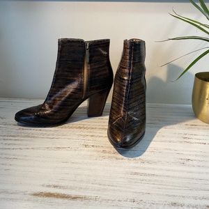 Donald J. Pliner Woman's Swift Booties 9M